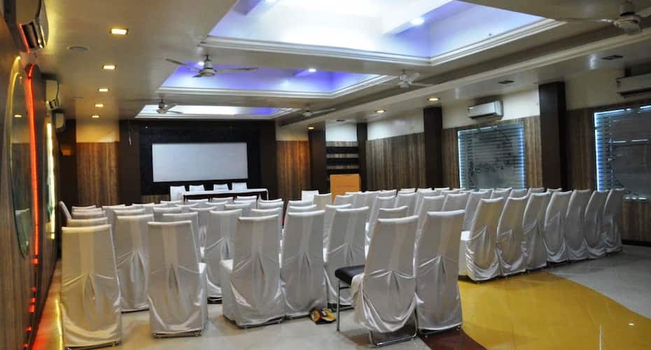 Hotel Center Plaza, Akola 2